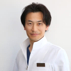 歯科医の先生のサムネイル